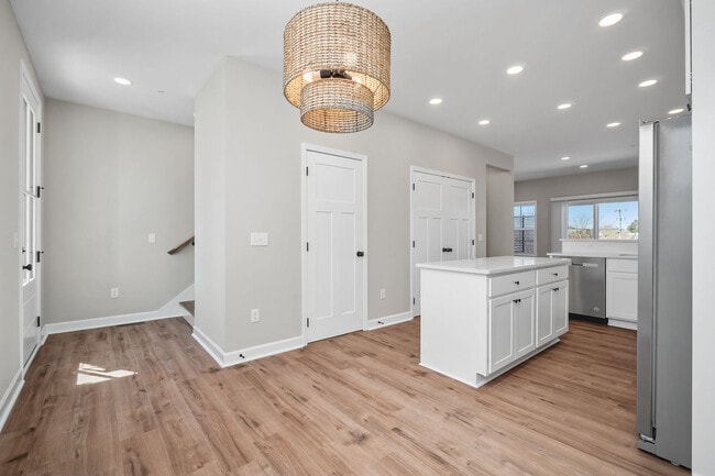 Photo - 279 Scott Ave