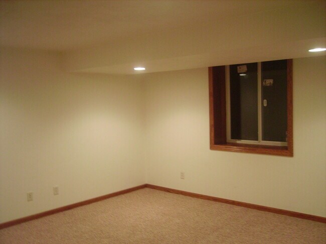 Photo - 887 Highland Park Rd