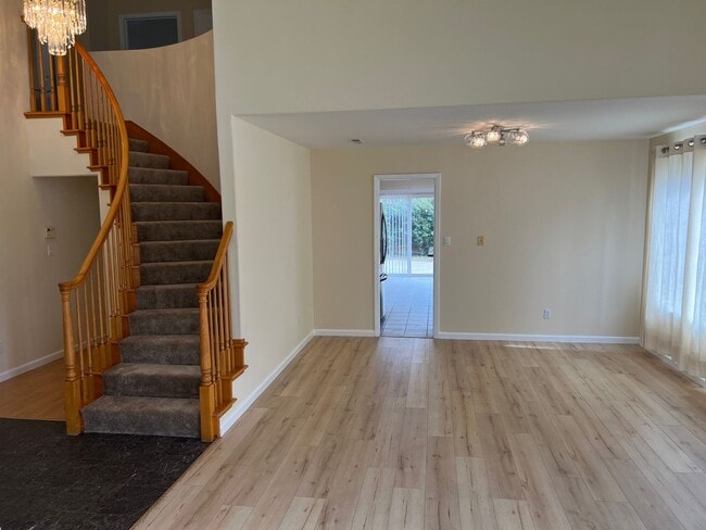 Photo - CAMPBELL - Executive 5 bedroom home in a desirable neighborhood