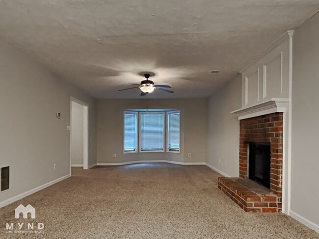 Photo - 4560 Coopers Creek Pl SE