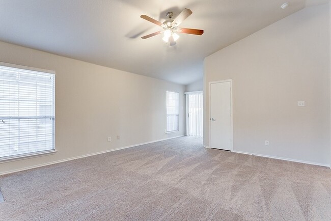Photo - 1280 Kielder Cir