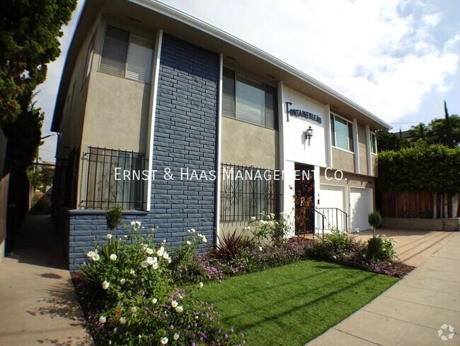 Building Photo - Prime Coastal Living: Spacious Condo with ... Unit #09