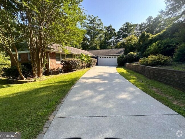 Building Photo - 345 Ridgeview Trail Rental