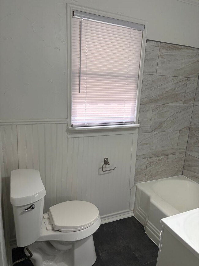 Photo - 3513 James Ave