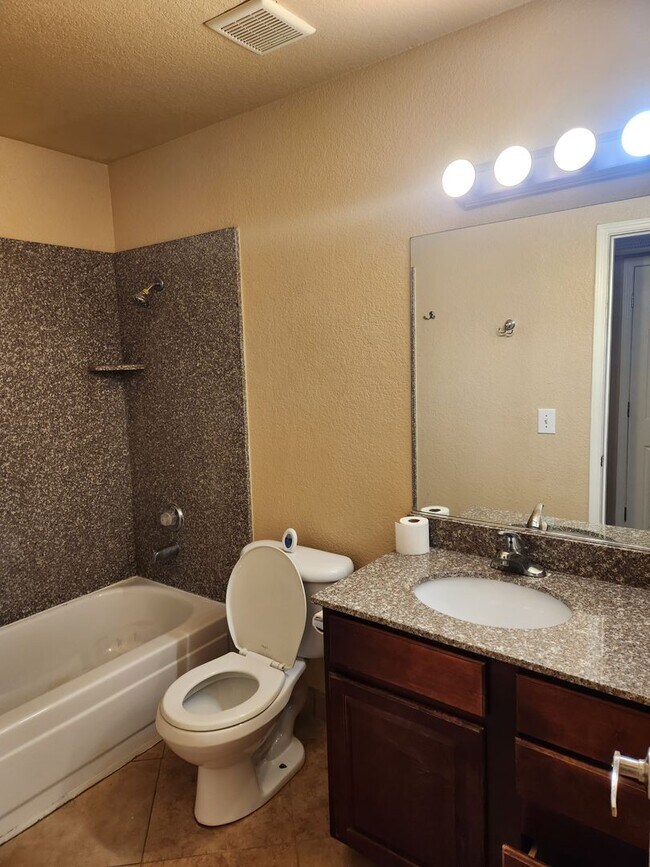 2606 S Durango Dr
