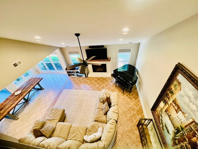Photo - 205 Kinderhill Ct