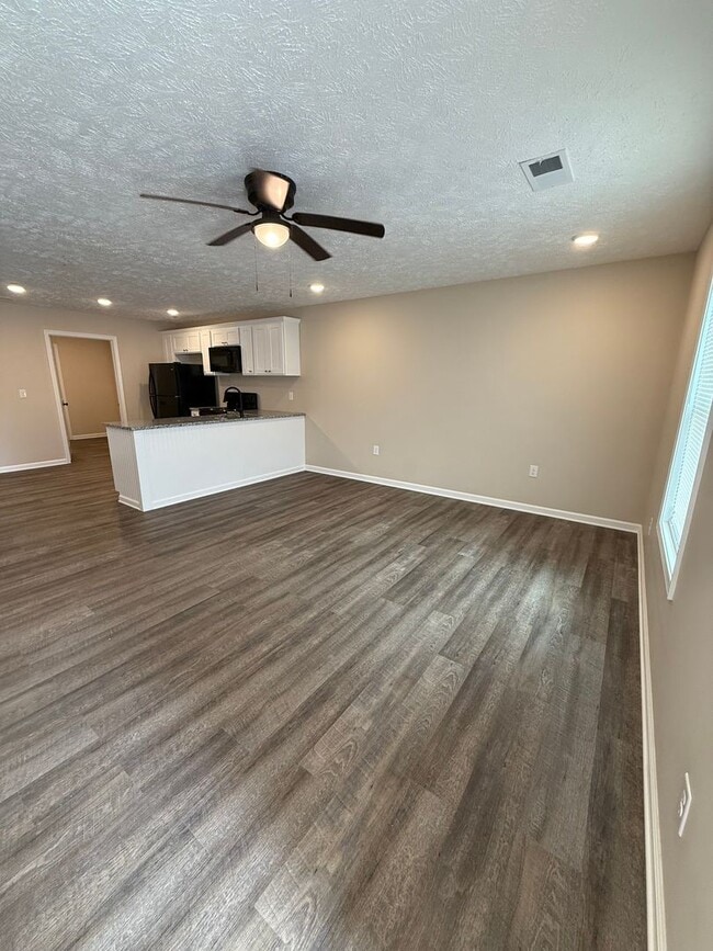 Photo - 100 E Crestview Dr Unit A