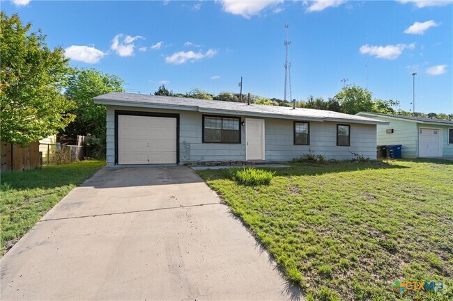 Building Photo - 904 Traci Dr Rental
