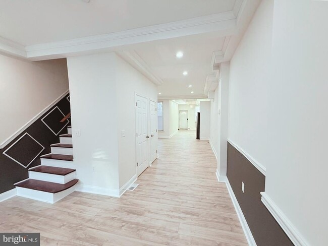 Photo - 714 Dolphin St