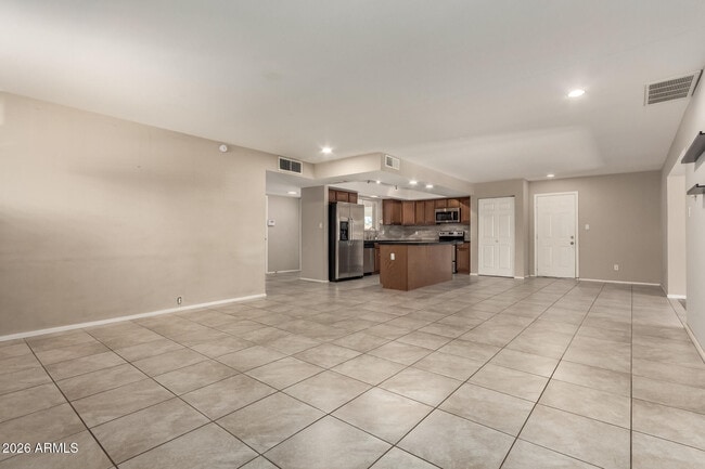 Photo - 105 E Manhatton Dr