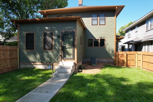 Photo - 1235 Tecumseh St