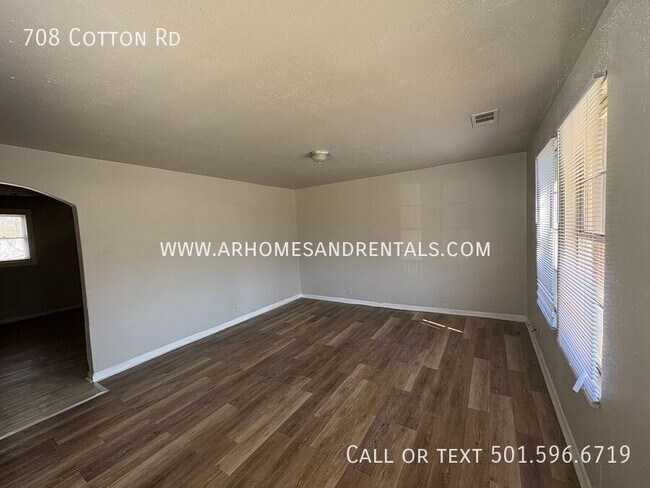 Photo - 708 Cotton Rd