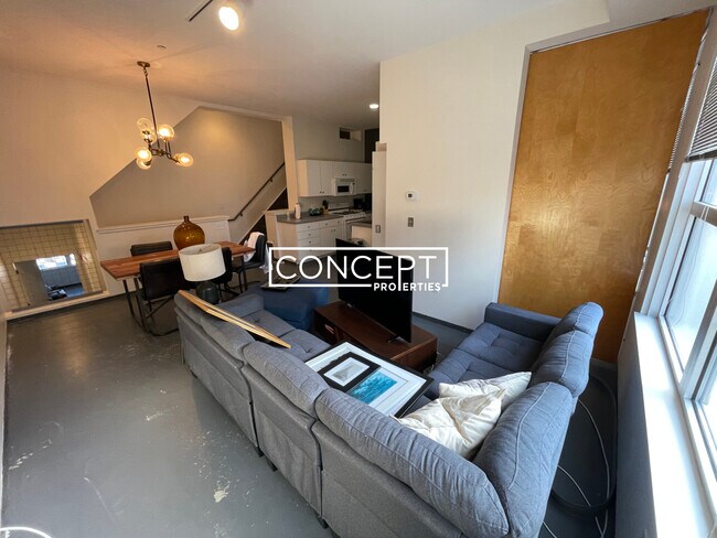 Photo - 160 E Berkeley St Unit 516