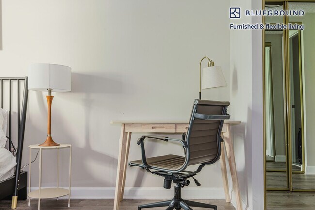 Photo - 2140 L St NW Unidad SI FL2-ID949