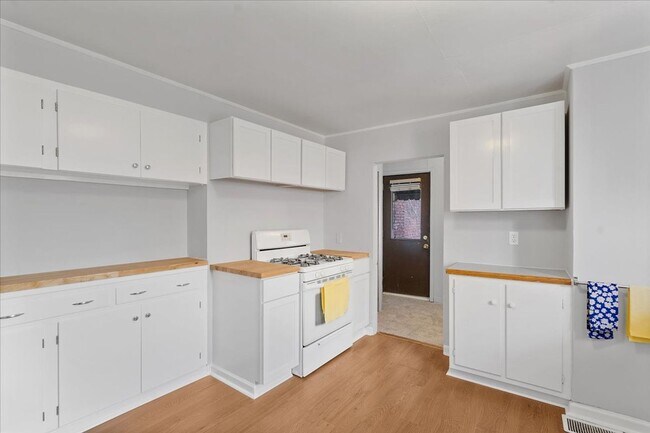 Photo - 176 42nd St Unit 2