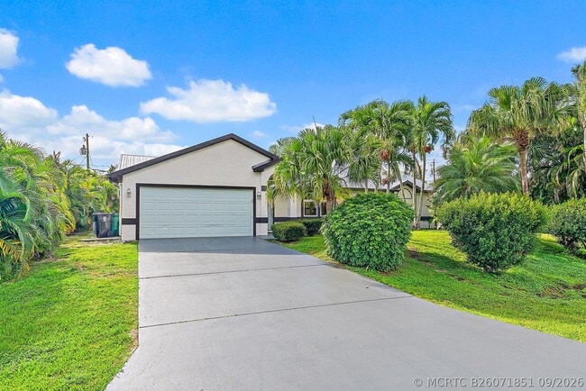 Photo - 414 SW Lairo Ave
