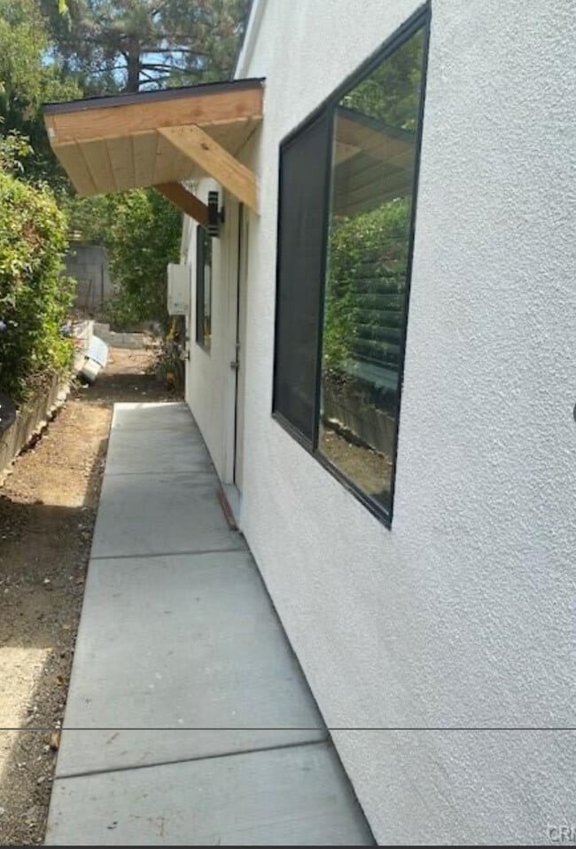 Building Photo - 620 Wilshire Pl