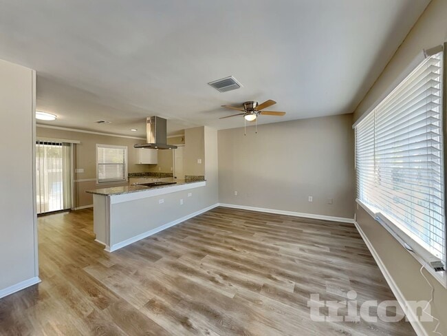 Photo - 1439 Leafwood Ct