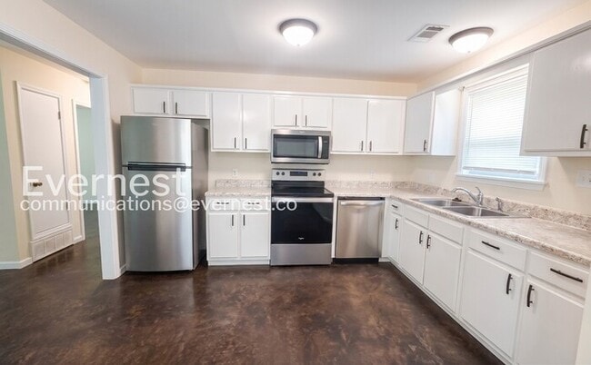 Photo - 718 Court St