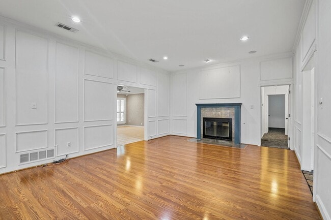 Photo - Amazing Layout Garland RISD