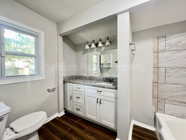 Photo - 440 Roy St SW