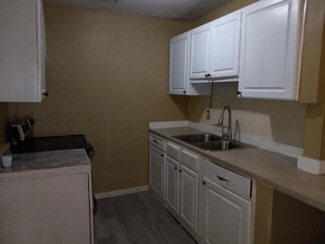 Photo - 7909 50th Ave N