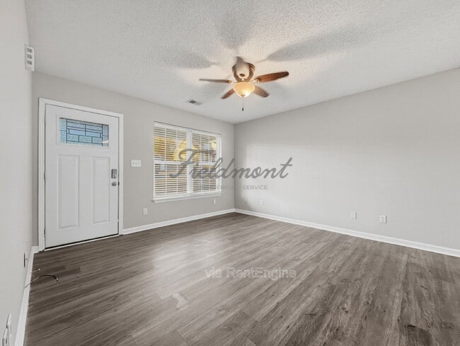 Photo - 530 Fawn Branch Trail