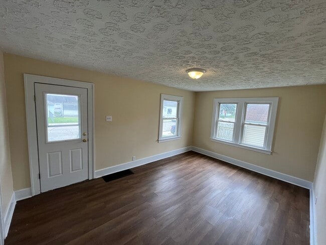 Photo - 2023 McKinley St