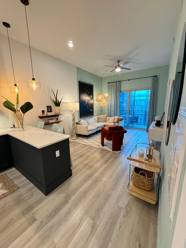 Building Photo - 47 NW 30th St Unit A3