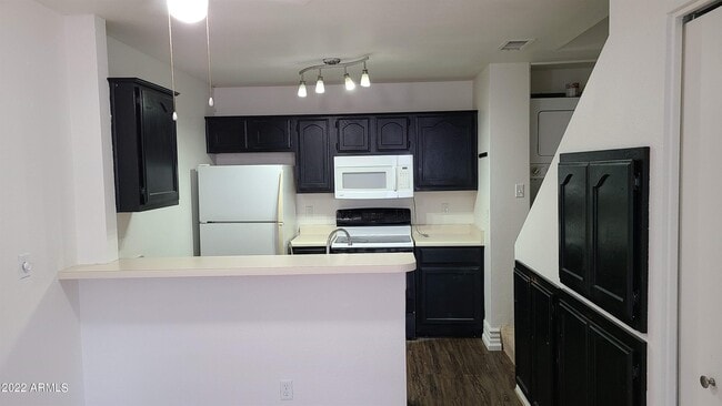 Photo - 2301 E University Dr