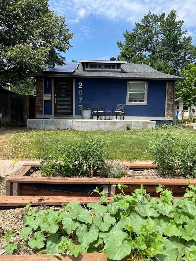 Building Photo - 2073 S Franklin St Rental