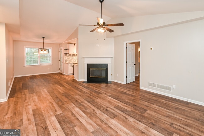 Photo - 377 Wesley Mill Pl