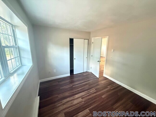 Photo - 1093 Main St Unit 16