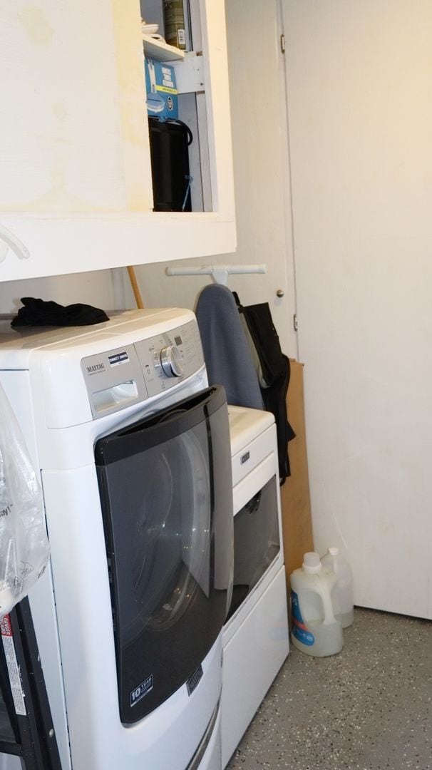 Photo - Gorgeous 3 bedrooms +1 bonus room & 3 bathrooms towhome.