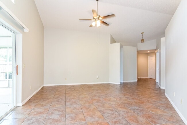 Photo - 704 Sand Ridge Dr