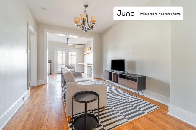 Room in Shared 2 bed/1 bath home in Columbia Heights