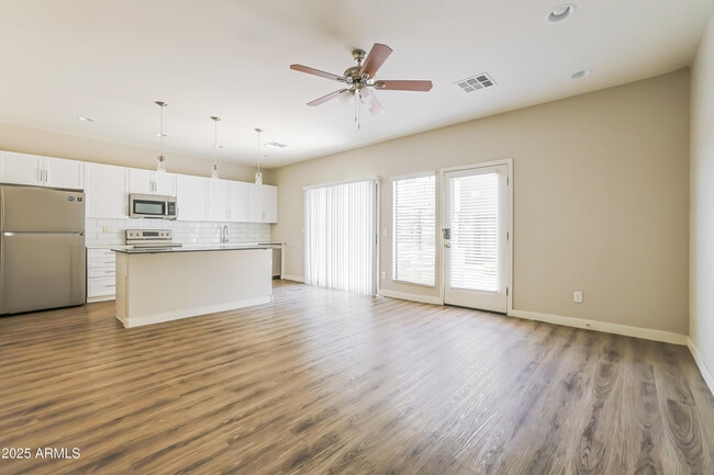 Photo - 1119 S Stapley Dr