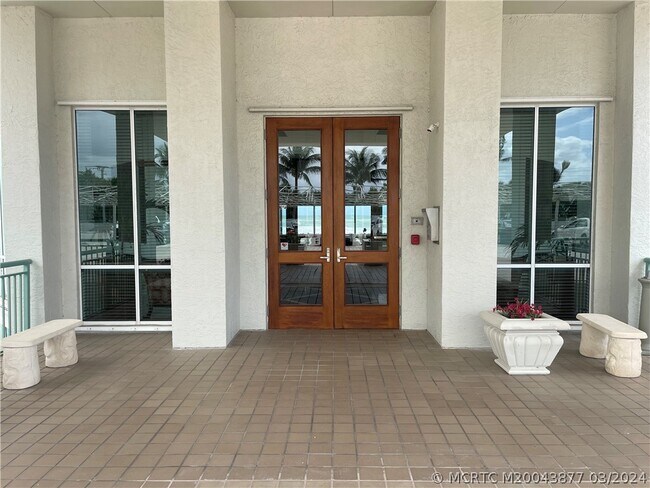 8600 S Ocean Dr Unit 303