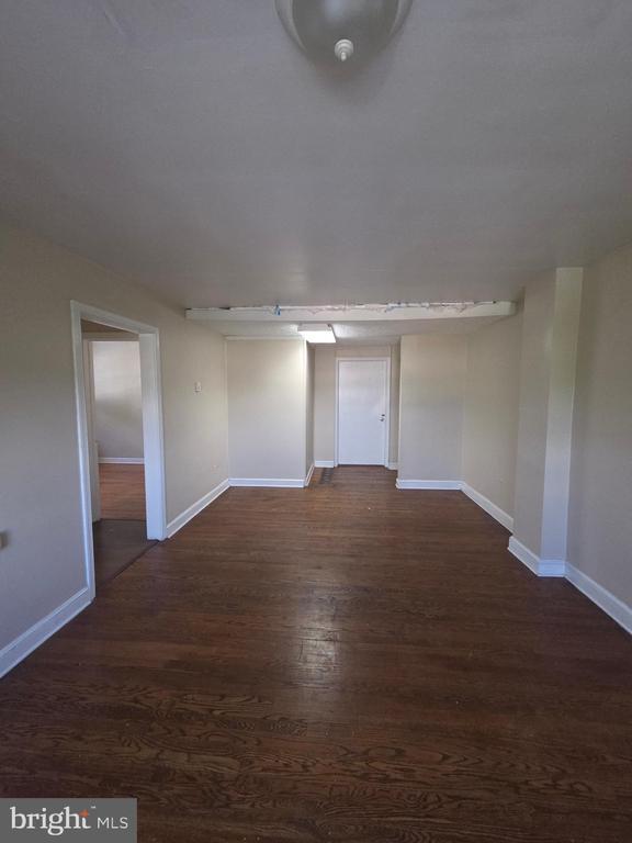 Photo - 9863 Main St Unit 3