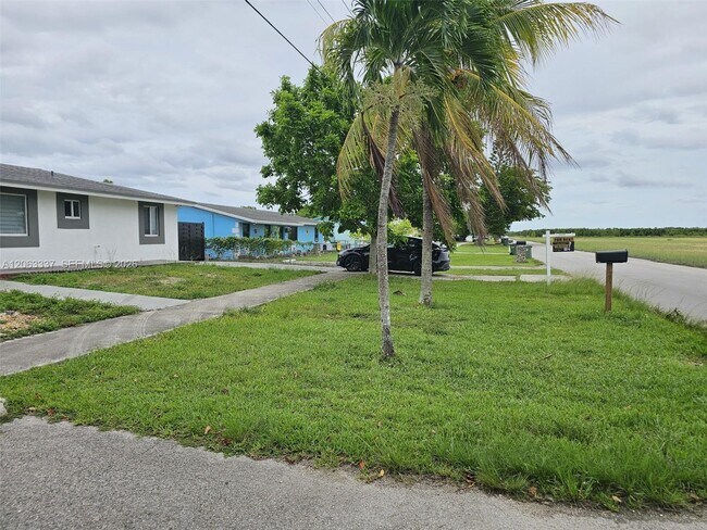 Photo - 75 SW 18th Ave