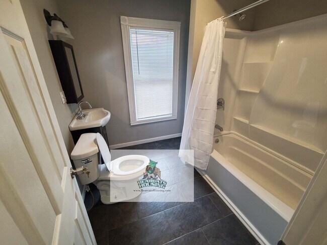 Photo - 102 Walnut St Unit 3 Bed