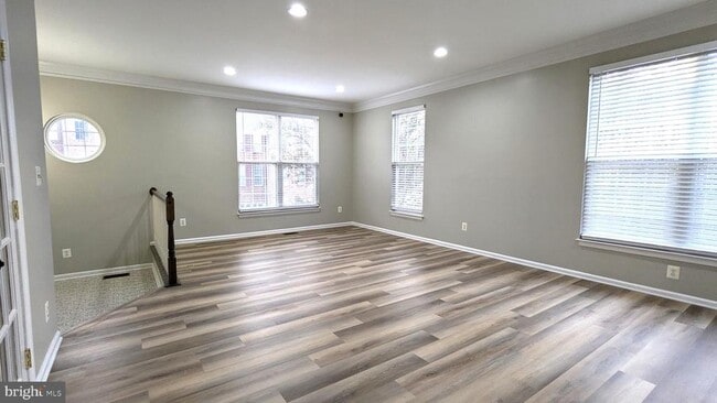 Photo - 21506 Trowbridge Square