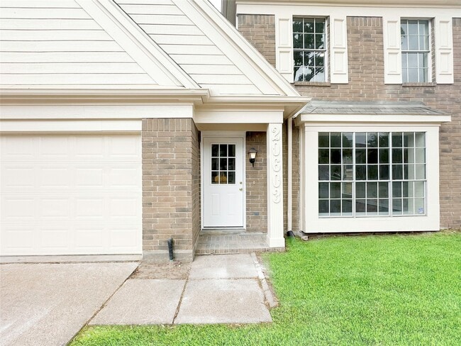 Photo - 20603 Apache Lake Dr