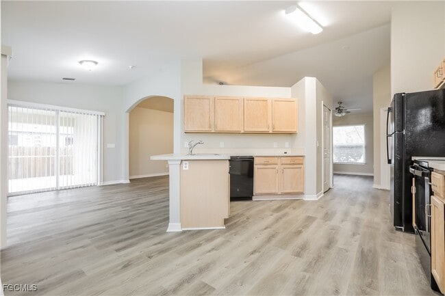 Building Photo - 2938 Parrot St Rental