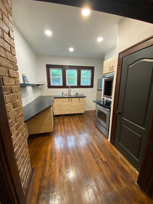 Building Photo - 808 W 3rd St Rental
