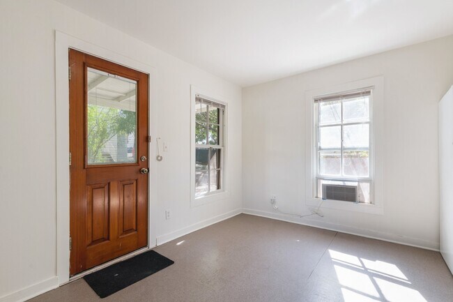 Photo - 2810 San Pedro St Unit B