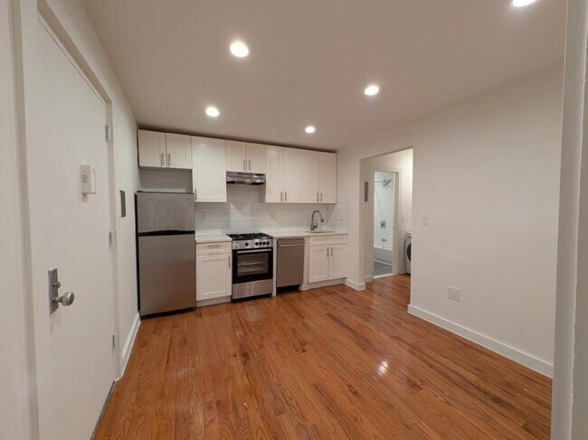 Building Photo - 2 bedroom in New York NY 10011 Unit 1a