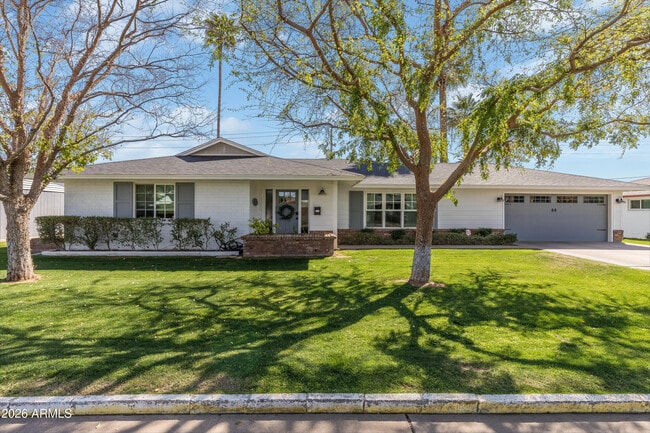 Building Photo - 4211 E Whitton Ave