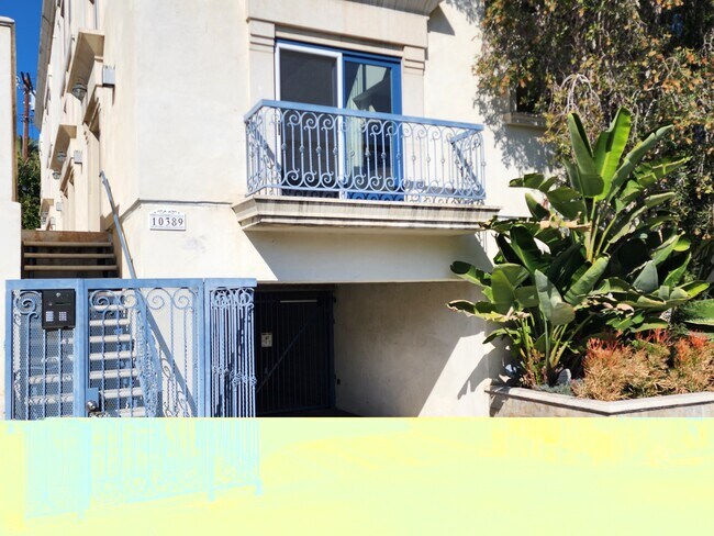 10389 Almayo Ave
