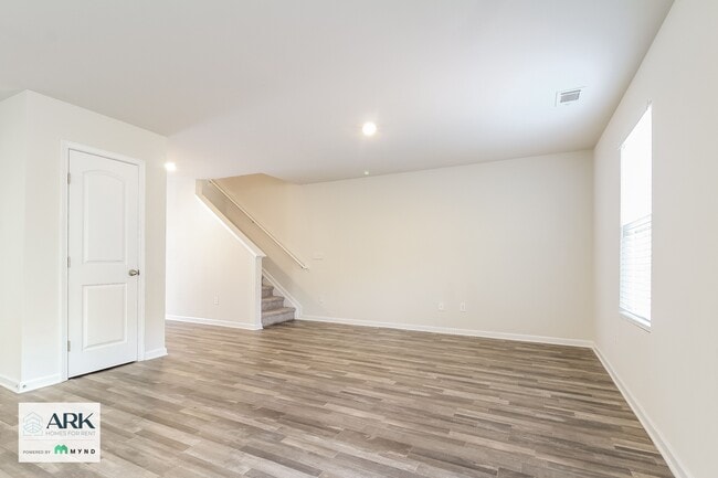 Photo - 159 Evvalane Dr
